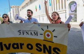 Governo tem em marcha «desmantelamento do SNS e não uma reorganização», acusa FNAM