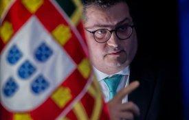 Direita chumba aumento permanente das pensões invocando o “poderoso” défice