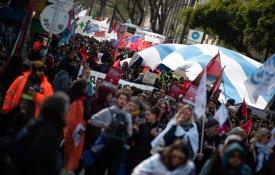 Trabalhadores uruguaios exigem mais ao governo de Yamandú Orsi