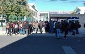 Estudantes de Loures lutam por melhores condições de ensino
