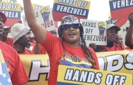 «Estado pária»: sul-africanos protestam frente à Embaixada dos EUA em Pretória