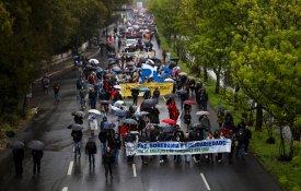 Em Lisboa e no Porto, milhares de manifestantes lutaram pela paz