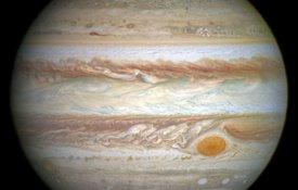Juno já orbita à volta de Júpiter