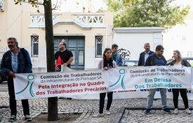 Cordão humano de sindicatos da IP exige concretização do acordo colectivo