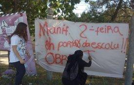 Comunidade escolar não aceita continuar em contentores e exige fim das obras 