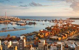 Grécia privatiza gestão do porto do Pireu