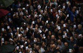 Milhares votam na Catalunha apesar da repressão policial