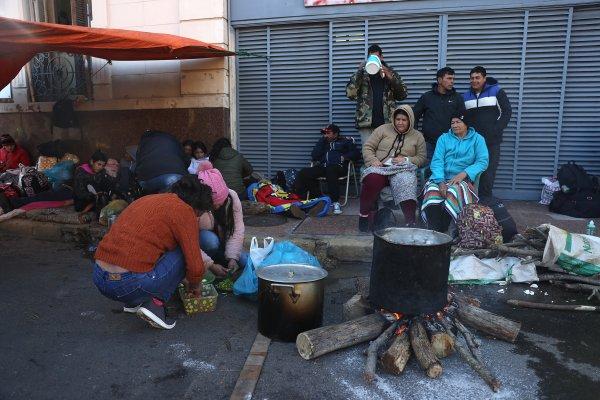 <p>Cerca de 200 agricultores paraguaios montaram um acampamento ao redor do ministério do Planeamento Urbano para protestar contra a negligência do governo com as áreas rurais. Assunção, Paraguai, 14 de Julho de 2026&nbsp;</p>