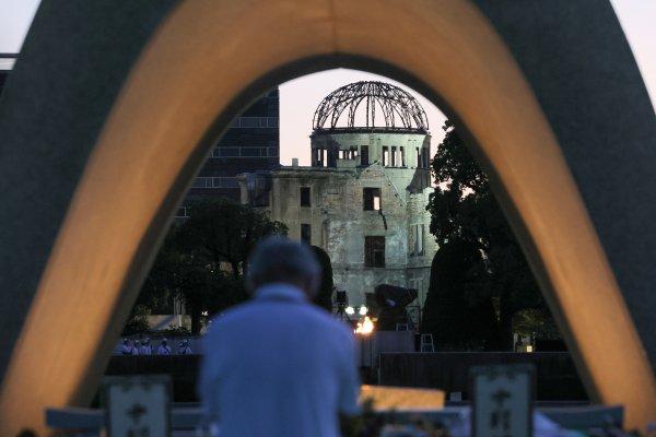 <p>Passam 81 anos sobre o lançamento de bombas atômicas sobre as cidades de Hiroshima (6/8) e Nagasaki (9/8), de que resultaram centenas de milhares de mortos. Tratou-se de um crime do exército norte-americano que pôs um fim abrupto à Segunda Guerra Mundial e escreveu uma das suas páginas mais negras.&nbsp;</p><p>Hiroshima, Japão, 6 de Agosto de 2026</p>