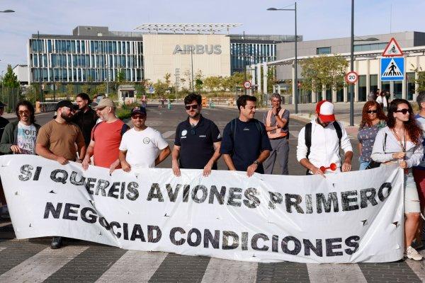<p>Os trabalhadores da Airbus Espanha iniciaram uma greve para exigir melhores condições sociais e salariais, na sequência da rejeição da última proposta salarial e laboral apresentada pela administração. Madrid, Espanha, 25 de Agosto de 2026</p>