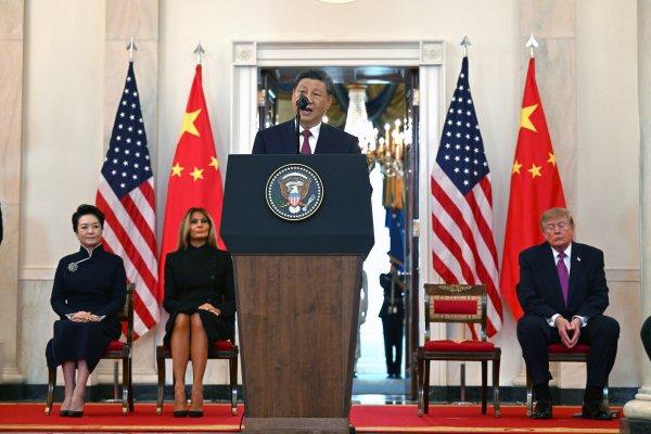 <p>A disputa entre confrontação e coexistência ou confrontação vs. coexistência. Na cimeira Trump-Xi, o presidente chinês reconheceu que a China e os EUA têm contextos nacionais diferentes, mas, «através de um diálogo franco, aprofundado e contínuo», os dois países «podem compreender-se melhor, procurar pontos em comum e, ao mesmo tempo, pôr de lado as diferenças e reforçar a confiança mútua». Washington D.C., EUA, 24 de Setembro de 2026</p><p><br>&nbsp;</p>