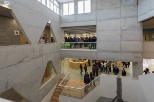 A Biblioteca de Marvila, em Lisboa, acolhe esta quarta-feira a cerimónia de atribuição do Prémio Acesso Cultura 2017
