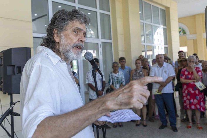 Cuba Abel Prieto humor exposição