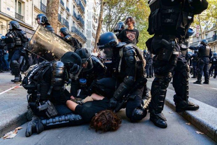 França legislação uso de arma de fogo extrema-direita polícia