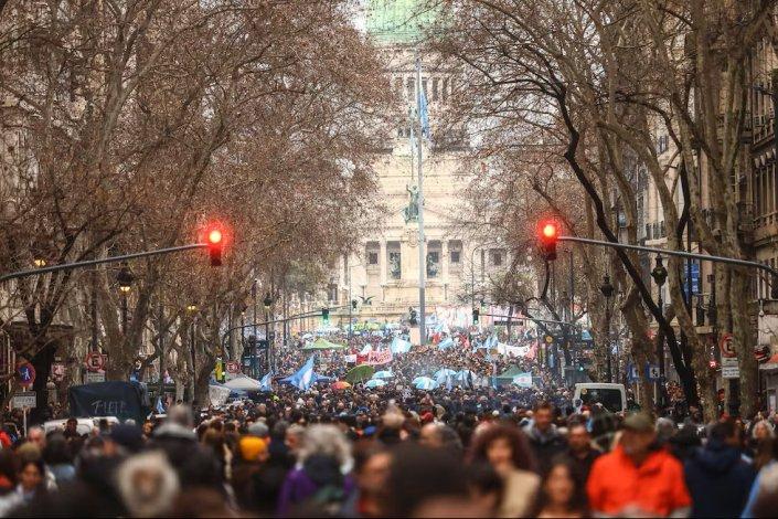 Argentina Buenos Aires privatizações soberania manifestações Milei