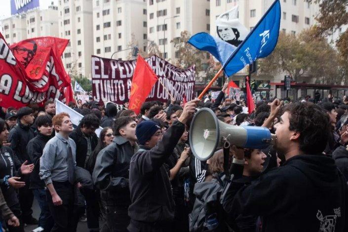 Chile manifestação educação ensino público cortes