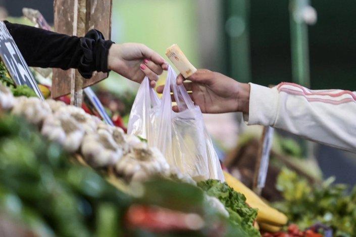 Argentina crise Milei poder de compra salários custo de vida