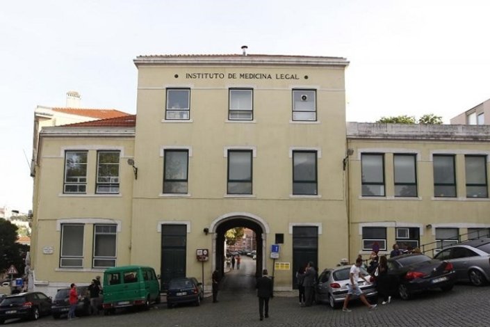 Entrada do Instituto Nacional de Medicina Legal em Lisboa