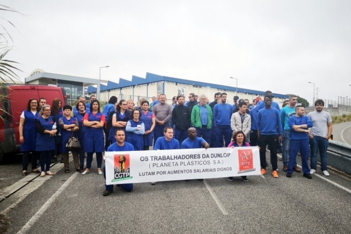 A adesão à greve foi de 98% no turno das 8h às 16h e de 90% das 9h às 18h 