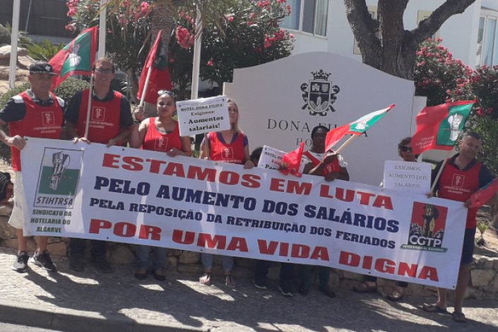 Trabalhadores do Hotel Dona Filipa, em Loulé, em greve pela negociação do aumento dos salários