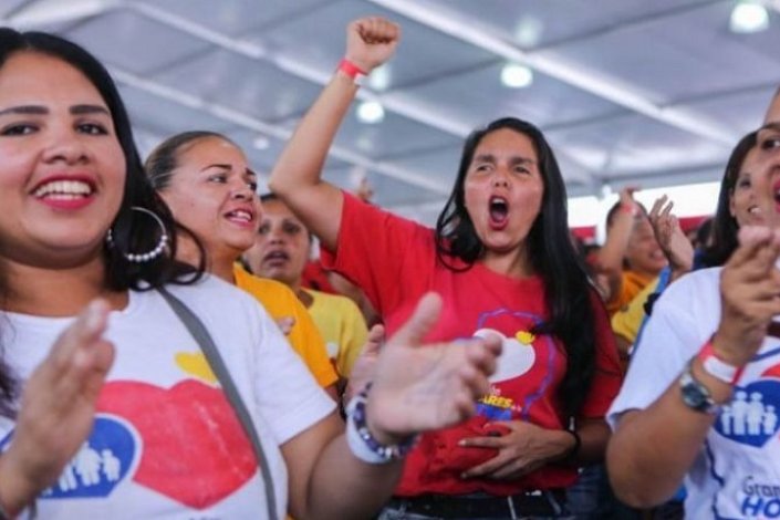 Delegadas de 61 países acorrem ao Primeiro Congresso Internacional de Mulheres, que decorre até dia 22 em Caracas