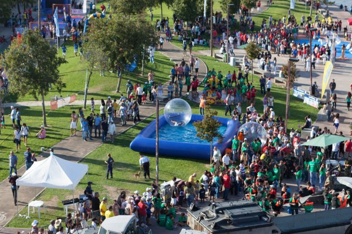 A Seixalíada costuma reúne todos os anos dezenas de milhares de pessoas (imagem da festa de abertura de 2016)
