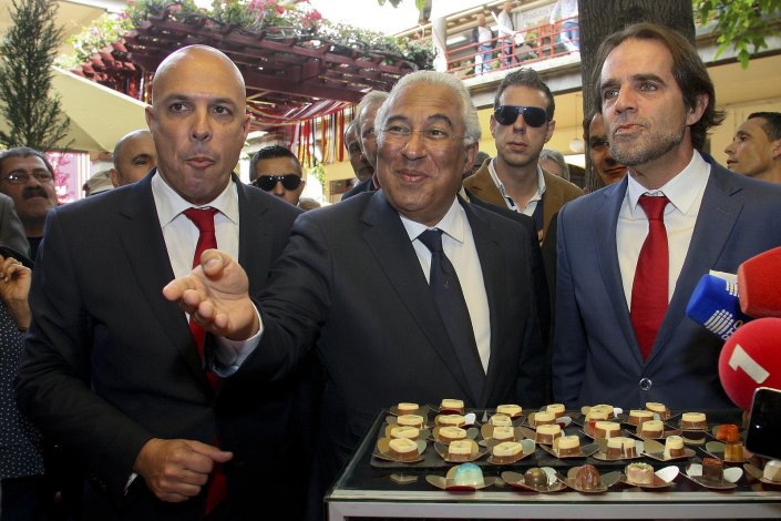 O primeiro-ministro, António Costa acompanhado por Miguel Albuquerque e Paulo Cafôfo, cabeças-de-lista pelo PSD e e PS, nas eleições regionais de 22 de Setembro de 2019