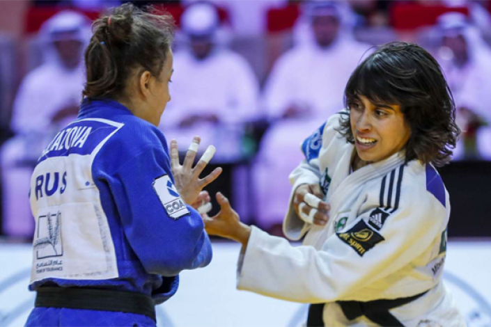 Catarina Costa no combate com a russa Sabina Giliazova, no Grand Slam Abu Dhabi 2019.