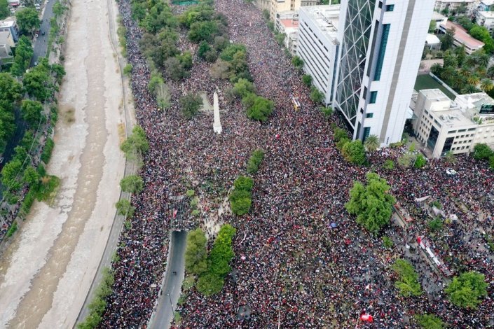 Manifestação em Santiago, capital do Chile, 25 de Outubro de 2019 