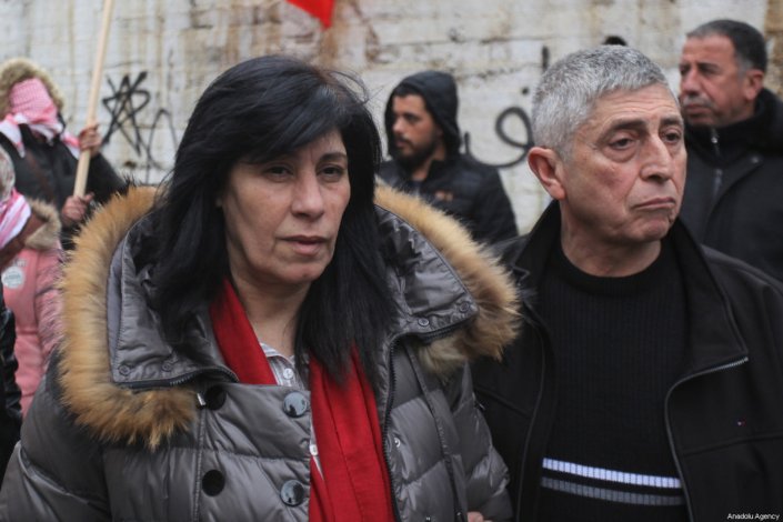 Khalida Jarrar, dirigente da Frente Popular de Libertação da Palestina (FPLP) e ex-deputada ao parlamento palestiniano, é libertada das prisões israelitas após 20 meses de detenção sem culpa formada. Nablus, Cisjordânia, 28 de Fevereiro de 2019.