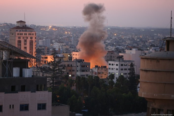 Os ataques efectuados em dois dias pelas forças israelitas sobre Gaza provocaram a morte a mais de 30 palestinianos e fizeram mais de uma centena de feridos