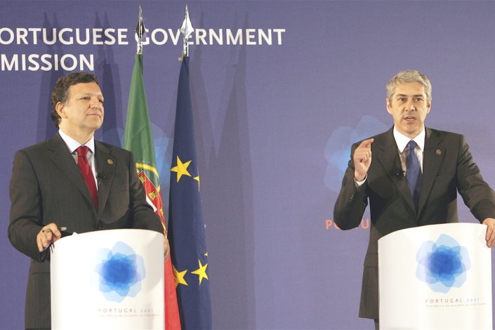 Durão Barroso, presidente da Comissão Europeia, e José Sócrates, primeiro-ministro de Portugal. Foto de arquivo, 2007.