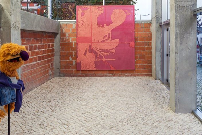 Vista da Exposição «Não Estou Lá Em Baixo. Nem Lá Em Cima Estou» de  Tonio Kröner na Maumaus- Espaço Lumiar Cité, até 2 de Fevereiro de 2019