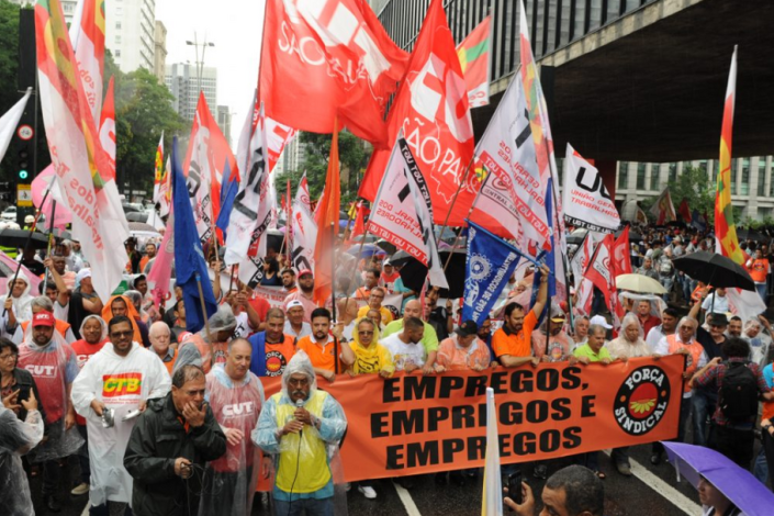 Centrais sindicais e movimentos sociais uniram-se contra Bolsonaro na Avenida Paulista