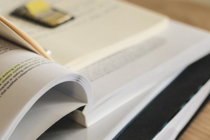 Alunos sem Internet nem computador em casa ficam excluídos das actividades escolares à distância 