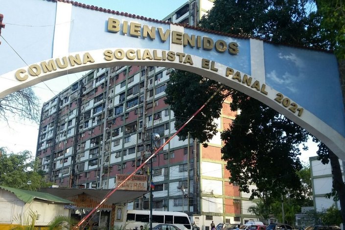 Entrada da Comuna Socialista El Panal 2021, em Caracas