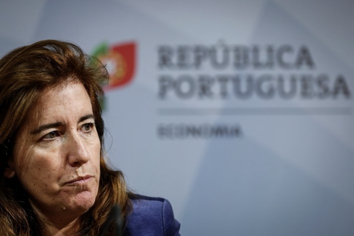 Ana Mendes Godinho, ministra do Trabalho, Solidariedade e Segurança Social, explicou que só estão em condições de aceder a apoio os trabalhadores independentes que tenham feito descontos para a Segurança Social