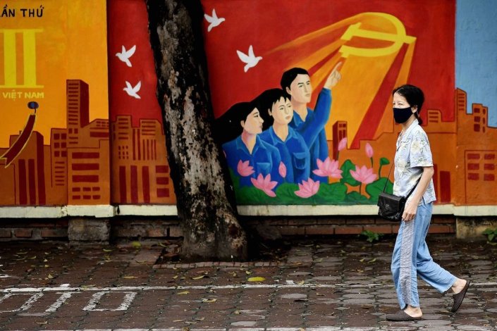 Embora tendo de cumprir 15 normas para impedir a propagação da Covid-19, as escolas de todos os níveis de ensino reabriram no Vietname esta segunda-feira, sinal da confiança do país asiático no controlo da epidemia