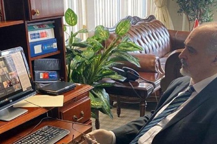 O embaixador permanente da Síria junto das Nações Unidas, Bashar al-Jaafari, durante o simpósio