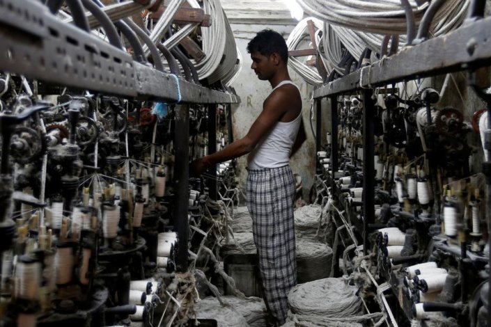 Sindicatos classificam suspensão da legislação laboral em Uttar Pradesh e Madhya Pradesh como um ataque aos trabalhadores