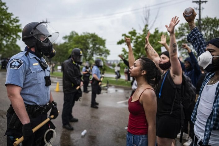 Milhares de pessoas mobilizaram-se em Minneapolis contra a brutalidade e o racismo da Polícia nos EUA