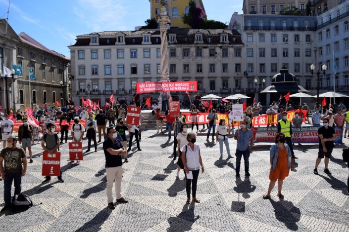 Desfile promovido pela União de Sindicatos de Lisboa, inserido na semana nacional de luta da CGTP-IN com o lema «Defender a saúde e os direitos dos trabalhadores», Praça do Município, 25 de Junho de 2020.