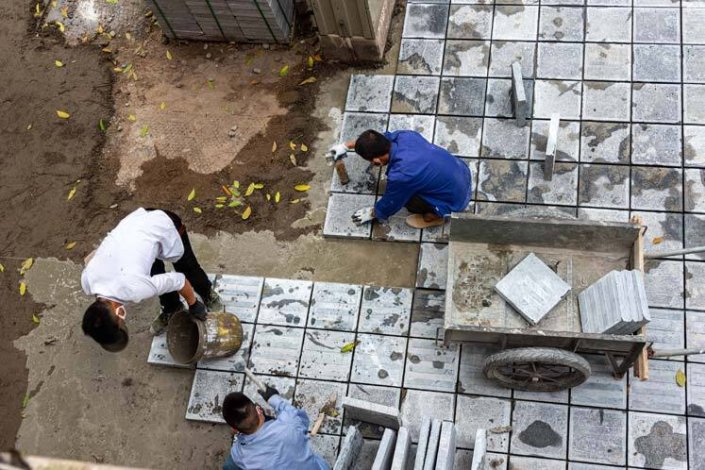 O Vietname, há três meses sem contágios na comunidade, concentra-se na fase de recuperação da economia, mantendo medidas rigorosas de protecção