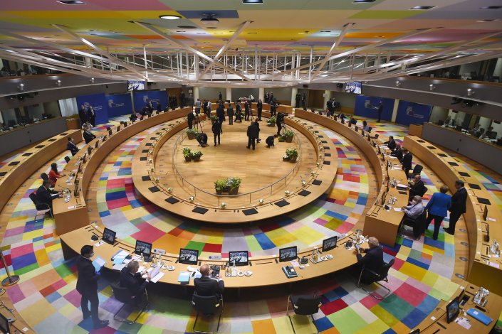Vista da sala durante onde se realizou o Conselho Europeu especial, durante o segundo dia do encontro, em Bruxelas, a 18 de Julho de 2020. 