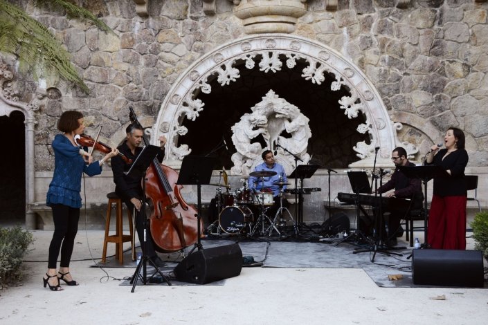 Fundado por Ercole De Conca e Diana Tzonkova, ambos membros do Duo Contrasti e da Orquestra Metropolitana de Lisboa, o Spaghetti Fusion Project é um projecto dedicado exclusivamente às obras dos maiores compositores de bandas sonoras italianos.