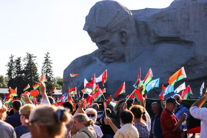 Manifestação de apoio a Lukashenko na cidade de Brest