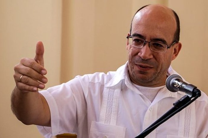 Randy Alonso, director do portal Cubadebate e apresentador do programa televisivo «Mesa Redonda»