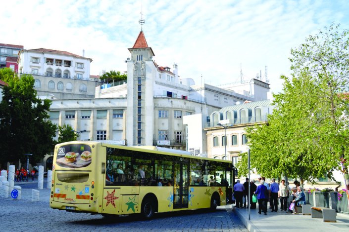 Autocarro de transporte público de passageiros na Covilhã. Foto de arquivo