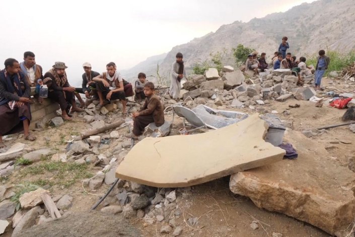 um grupo de jornalistas deslocou-se à aldeia de Washah, perto da fronteira com a Arábia Saudita, para descobrir provas de um massacre da coligação contra a população civil 