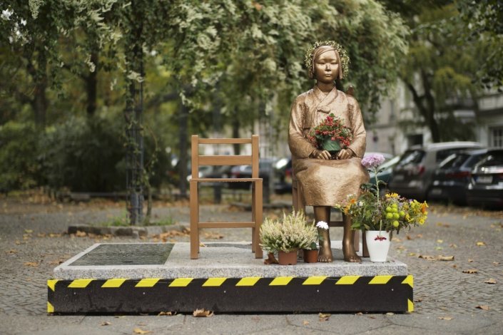 Estátua no distrito de Mitte, em Berlim, que simboliza as mulheres vítimas de exploração sexual durante a ocupação da Península da Coreia pelo Japão